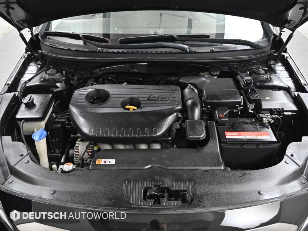 HYUNDAI Sonata - Vista 6