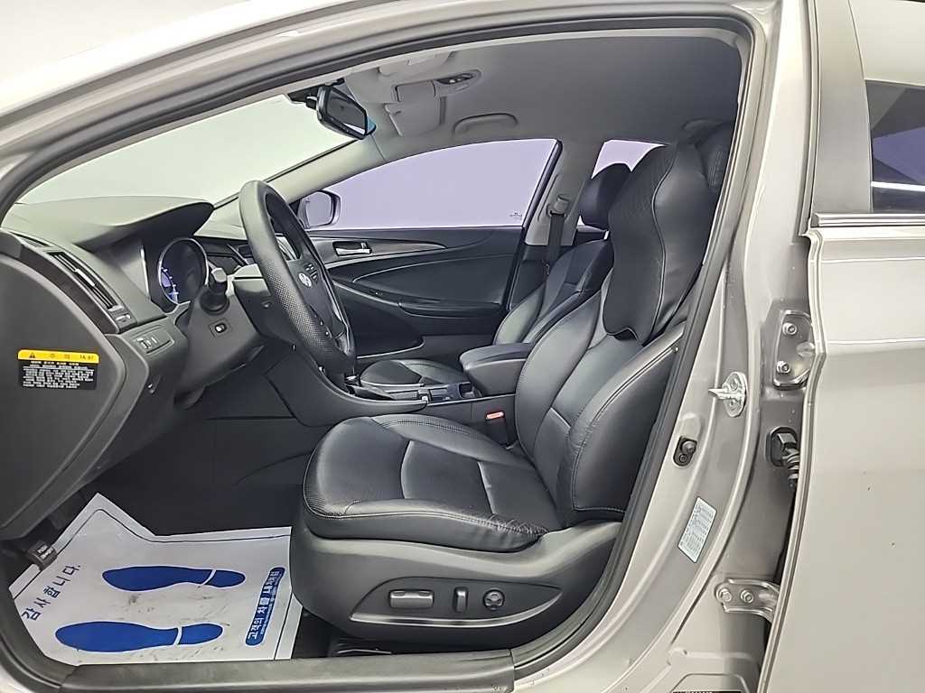 HYUNDAI Sonata - Vista 11