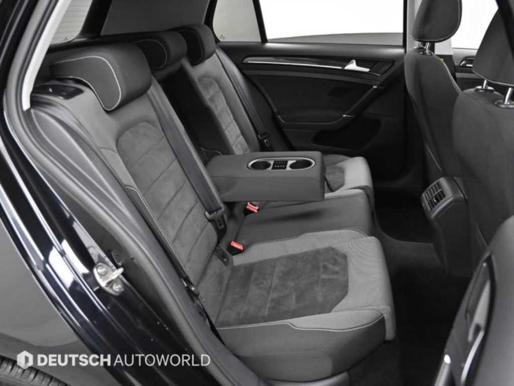 Volkswagen Golf - Vista 12