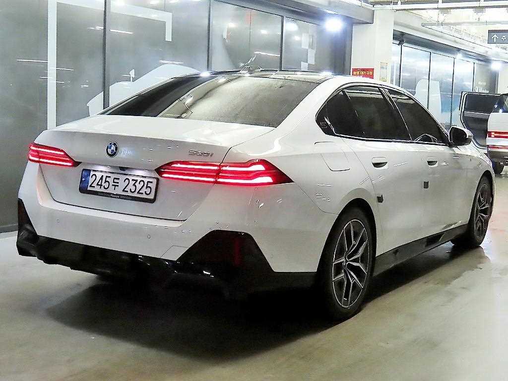 BMW 5 Series - Vista 4