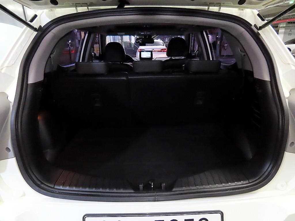 Ssangyong Tivoli 2015 Blanco - Importación desde Corea - HF Imports Iquique - Foto 17