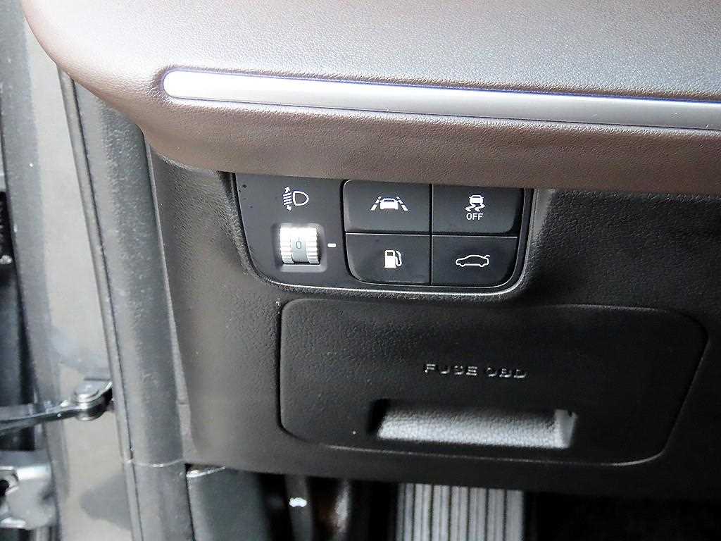 HYUNDAI Grandeur - Vista 12