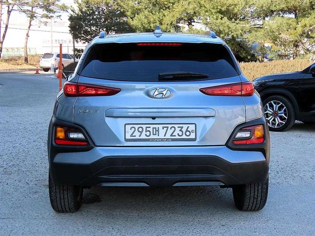 HYUNDAI Kona - Vista 4