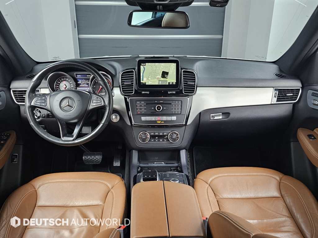 Mercedes Benz GLE Class - Vista 7