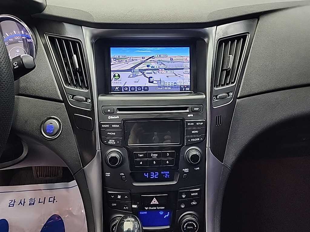 HYUNDAI Sonata - Vista 10