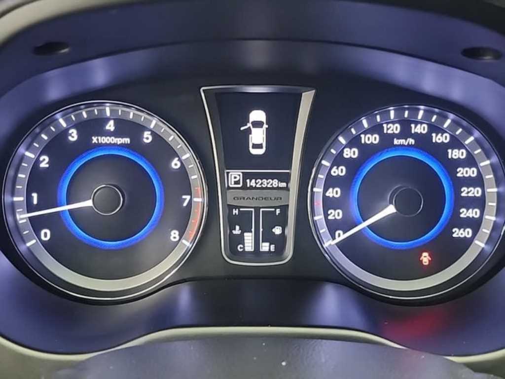 HYUNDAI Grandeur - Vista 6