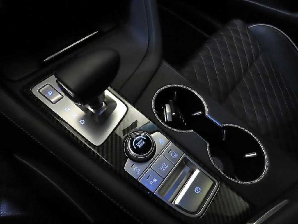 Genesis G70 - Vista 12