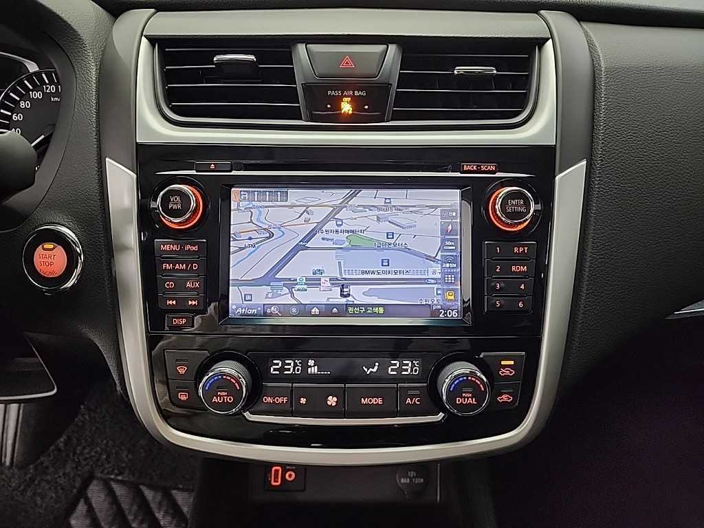 Nissan Altima - Vista 10