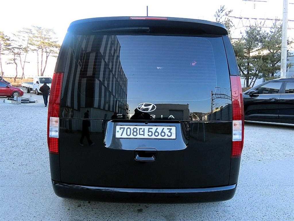 HYUNDAI Staria - Vista 4