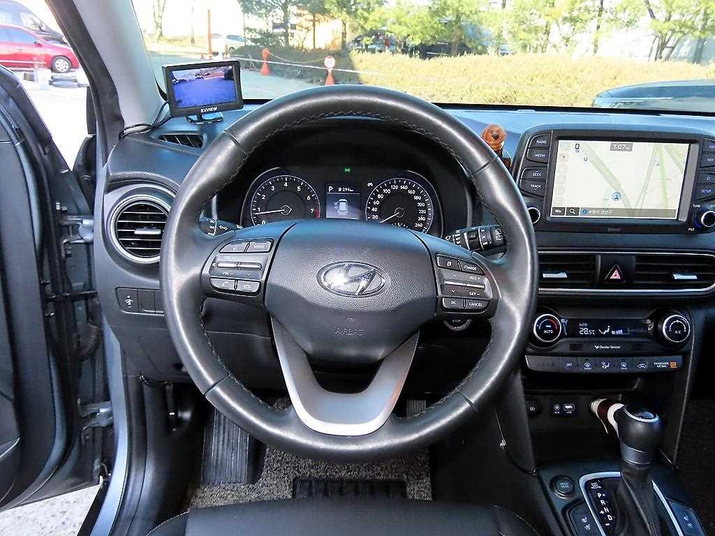HYUNDAI Kona - Vista 8