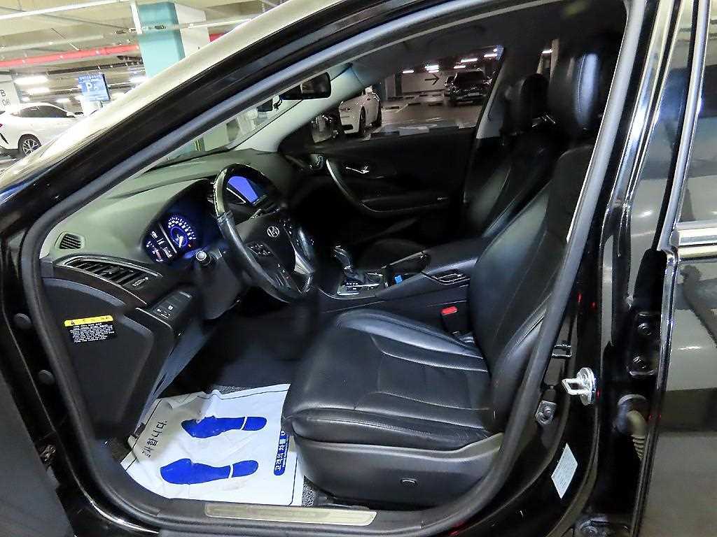 HYUNDAI Grandeur - Vista 6