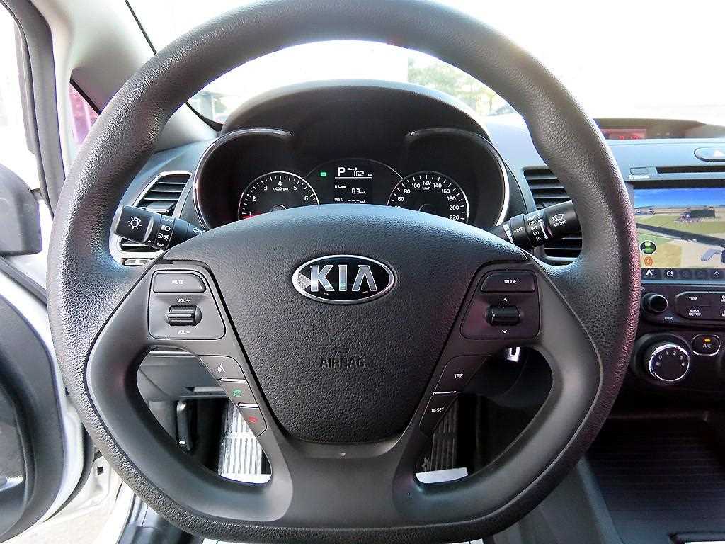 KIA K3 - Vista 8