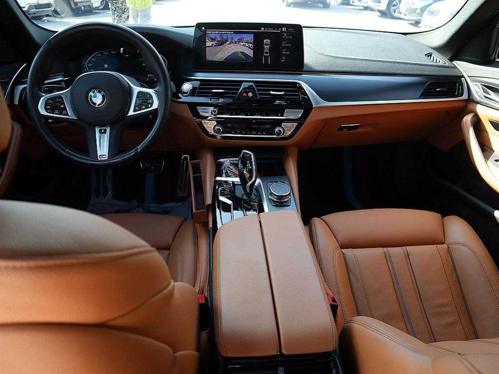 BMW 5 Series - Vista 5