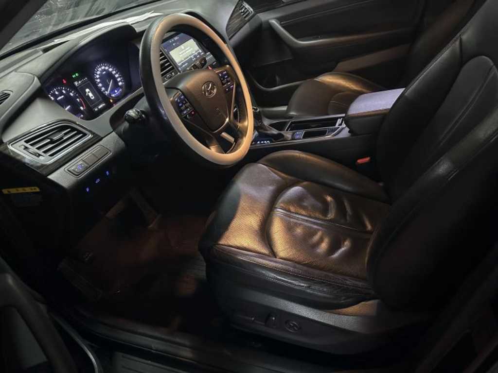 HYUNDAI Sonata - Vista 4