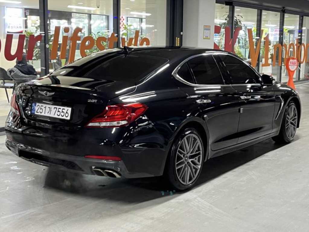 Genesis G70 - Vista 5