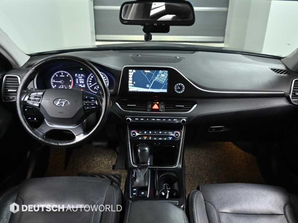 HYUNDAI Grandeur - Vista 7