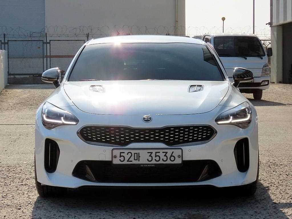 KIA Stinger 2018 Blanco - Importación desde Corea - HF Imports Iquique - Foto 1