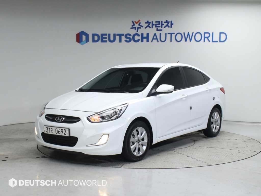 HYUNDAI Accent 2016 Blanco - Importación desde Corea - HF Imports Iquique - Foto 1