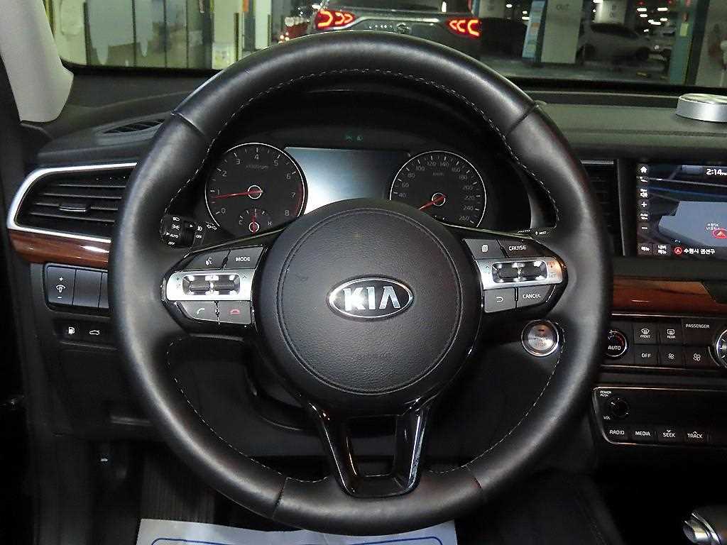 KIA K7 - Vista 8