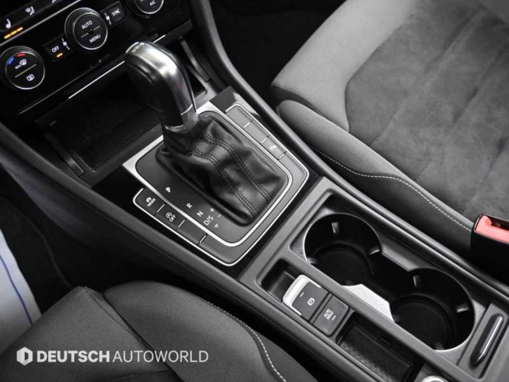 Volkswagen Golf - Vista 9