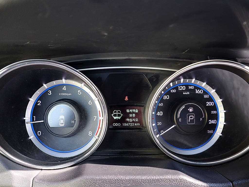 HYUNDAI Sonata - Vista 9