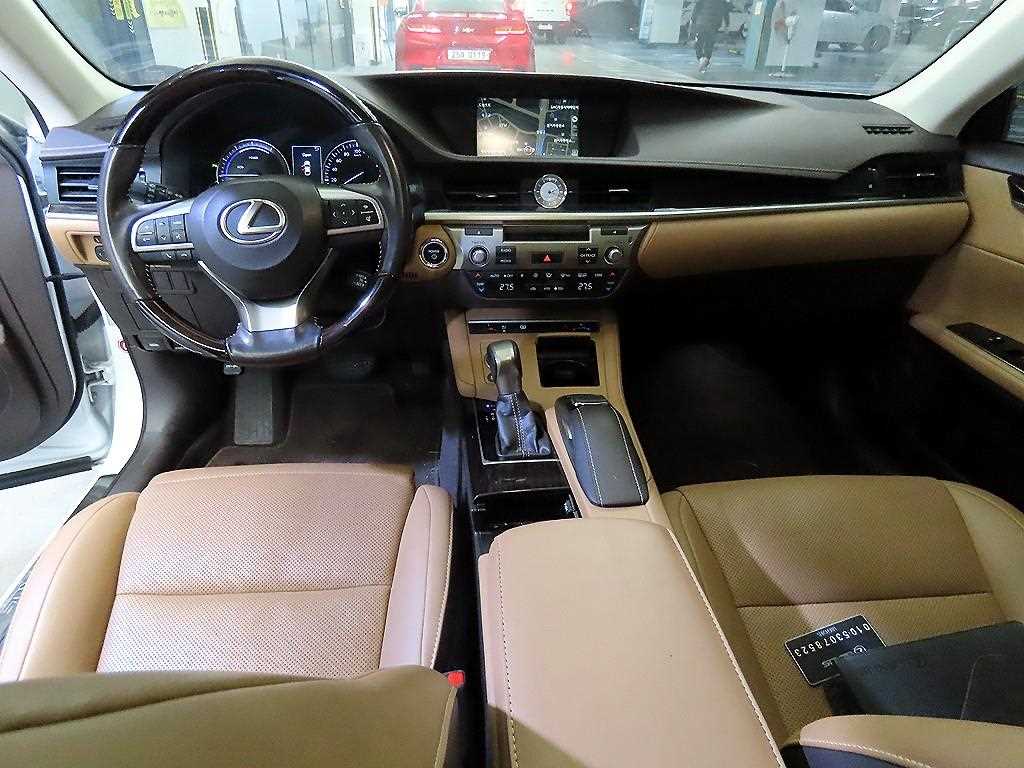 Lexus ES - Vista 10