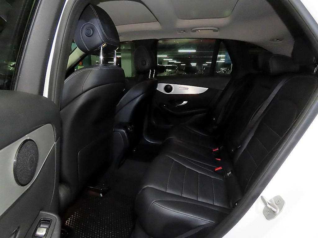 Mercedes Benz GLC Class - Vista 7