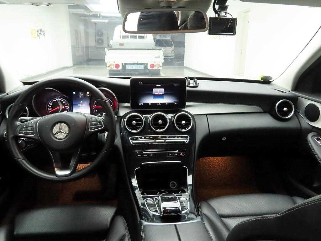 Mercedes Benz C Class - Vista 6