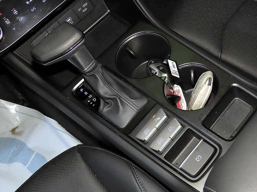 HYUNDAI Sonata - Vista 12