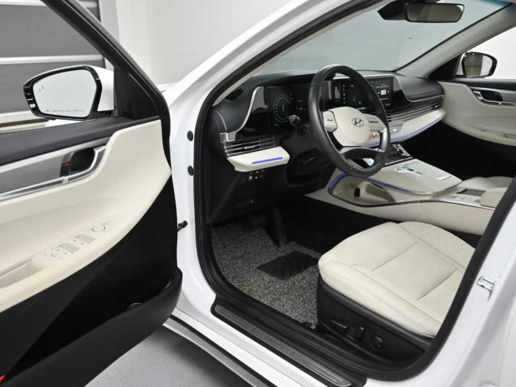 HYUNDAI Grandeur - Vista 11