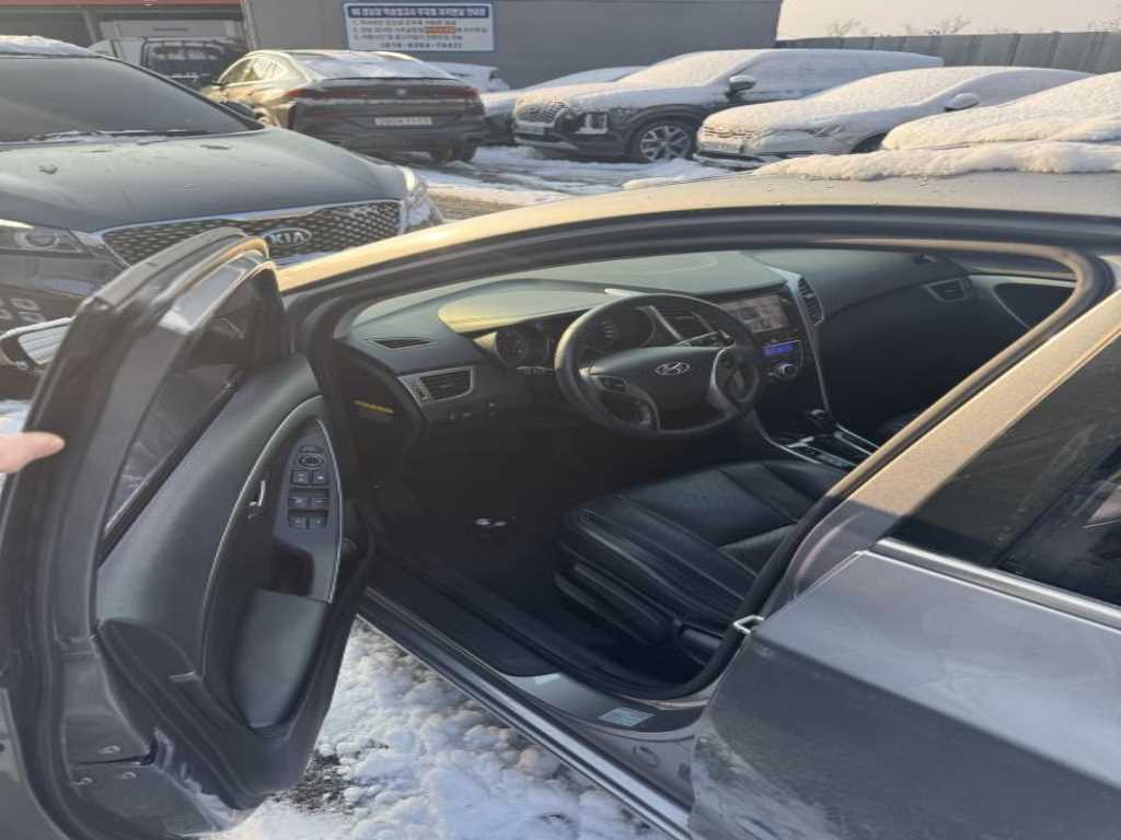 HYUNDAI i30 - Vista 10