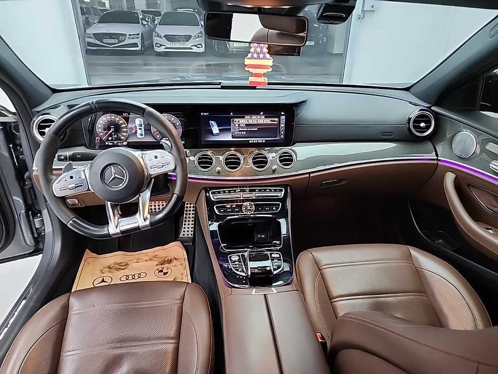 Mercedes Benz E class - Vista 7