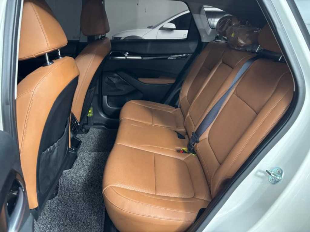 KIA Seltos - Vista 8