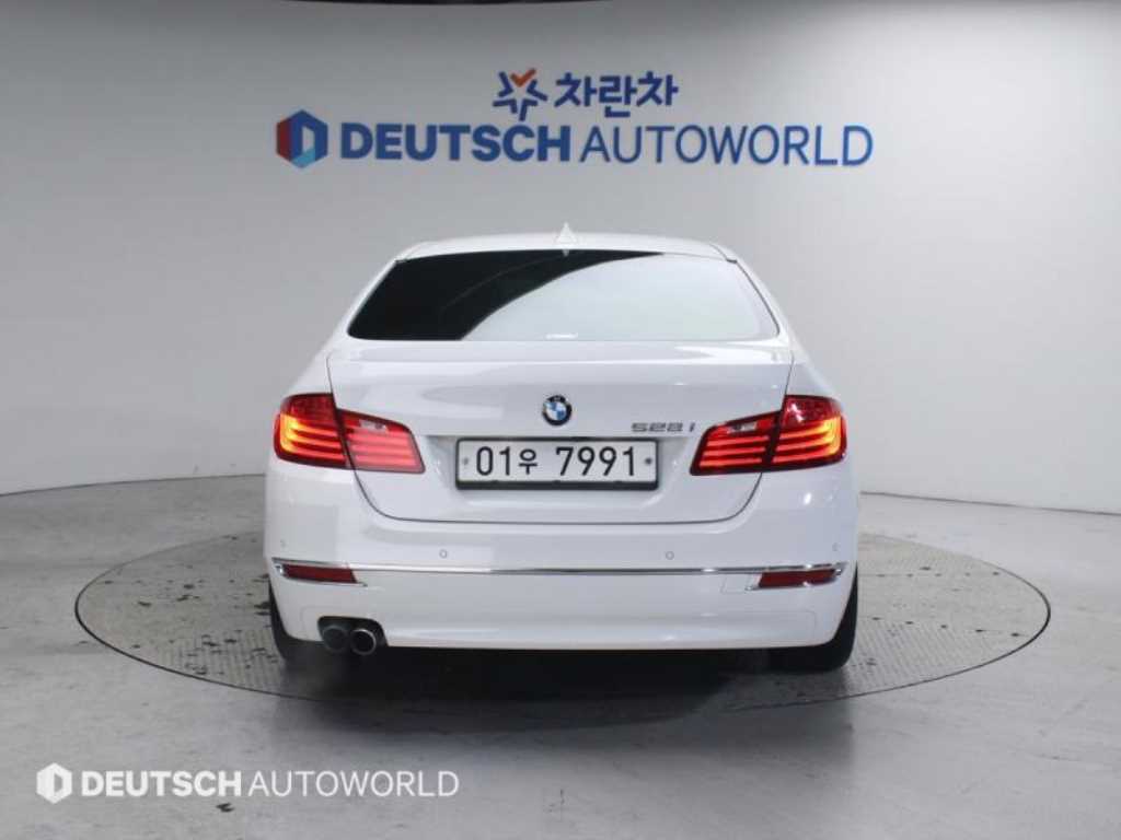 BMW 5 Series - Vista 4