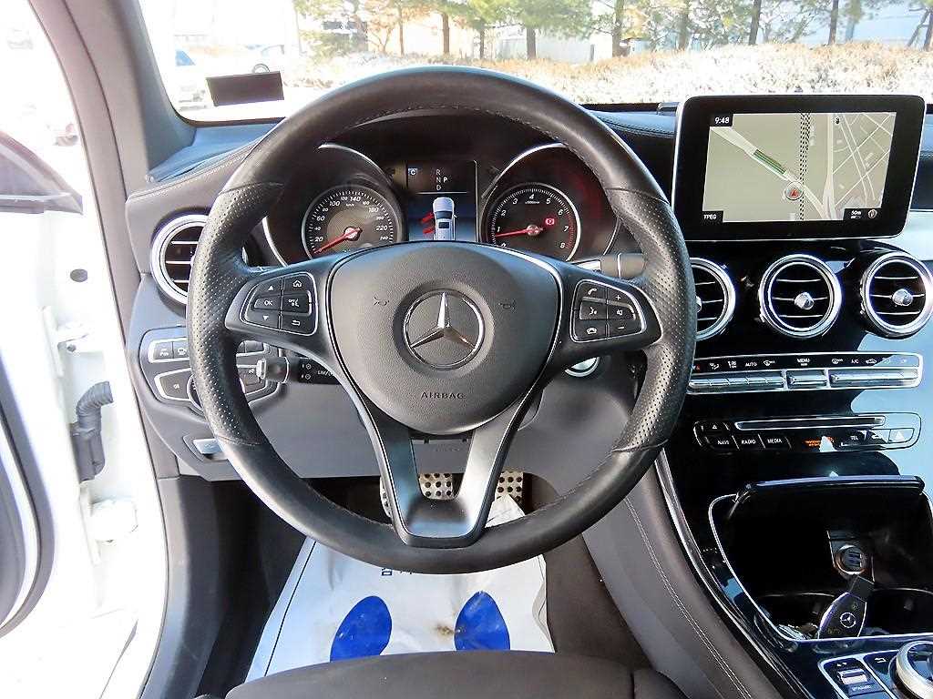 Mercedes Benz GLC Class - Vista 8