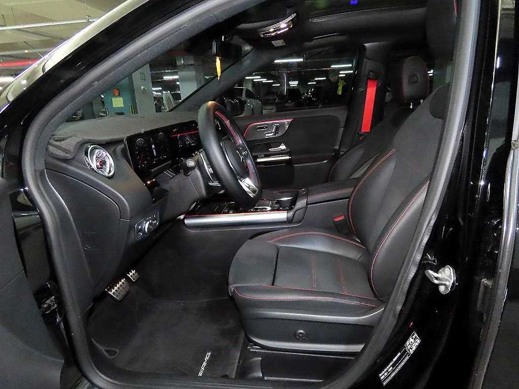 Mercedes Benz GLA Class - Vista 6