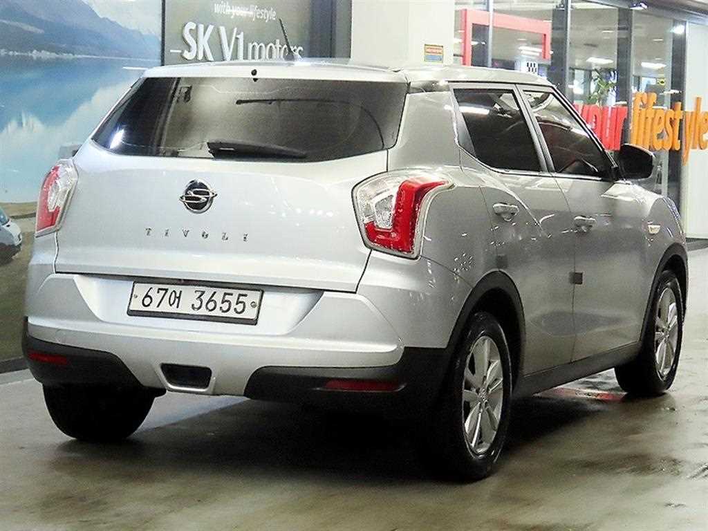 Ssangyong Tivoli - Vista 4