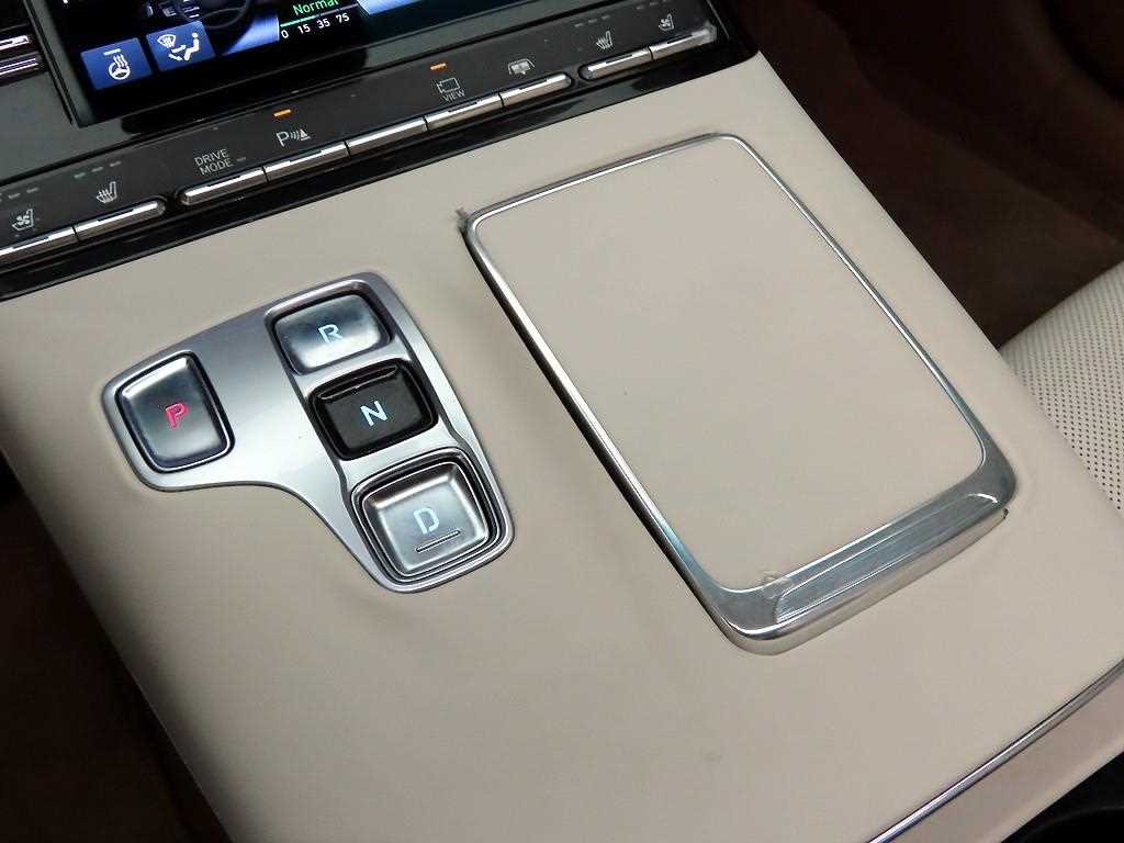 HYUNDAI Grandeur - Vista 11