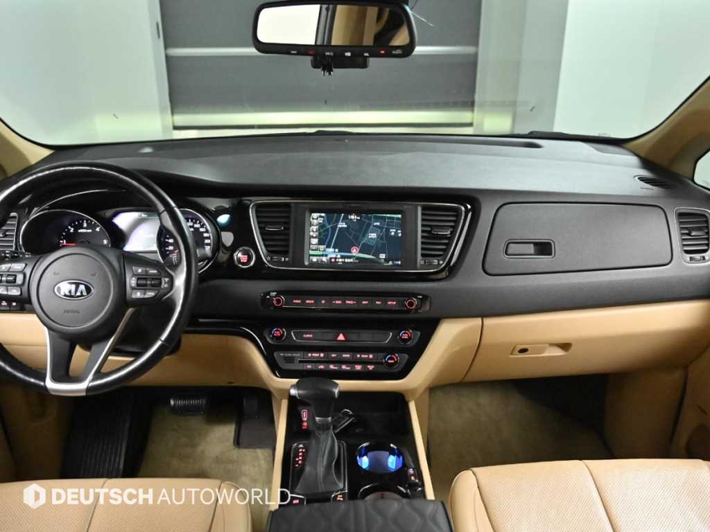 KIA Carnival - Vista 7