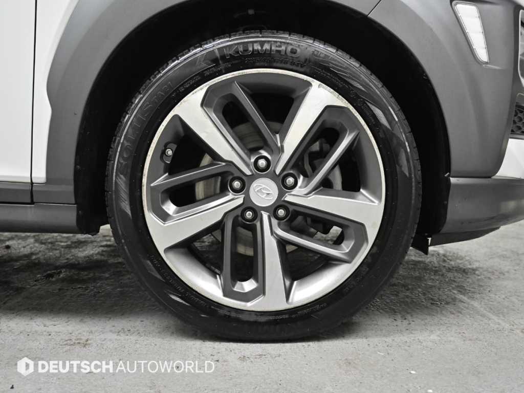 HYUNDAI Kona - Vista 5