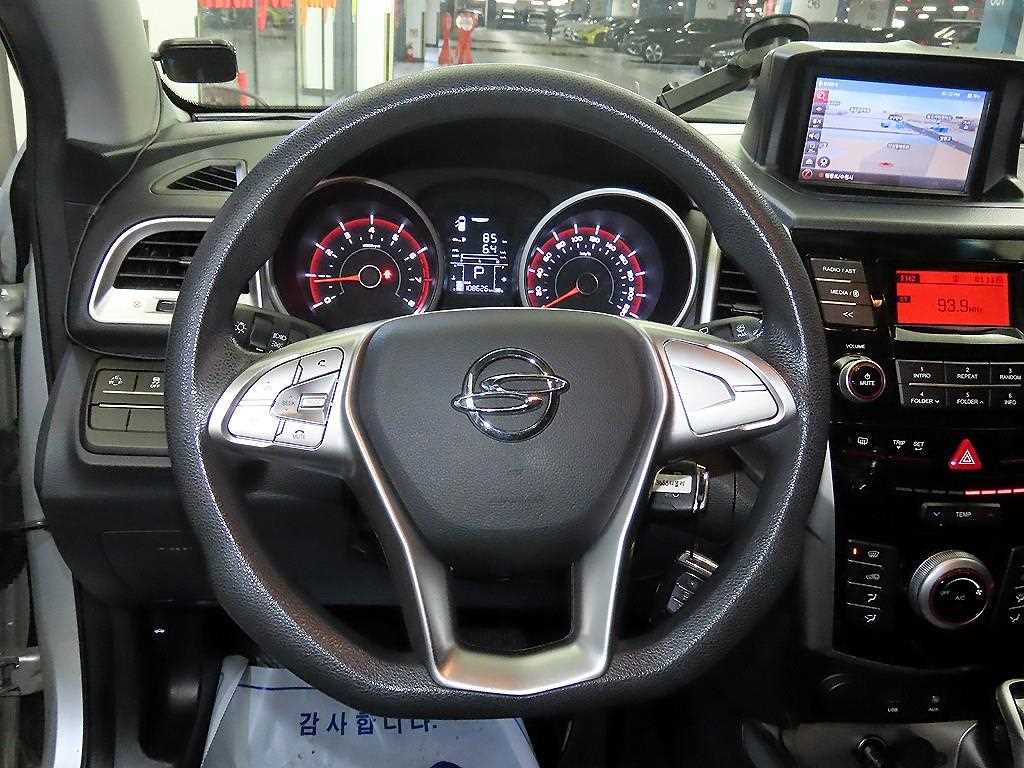 Ssangyong Tivoli - Vista 8