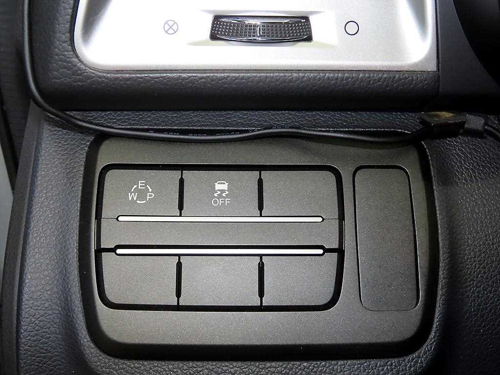 Ssangyong Tivoli 2015 Plateado - Importación desde Corea - HF Imports Iquique - Foto 14