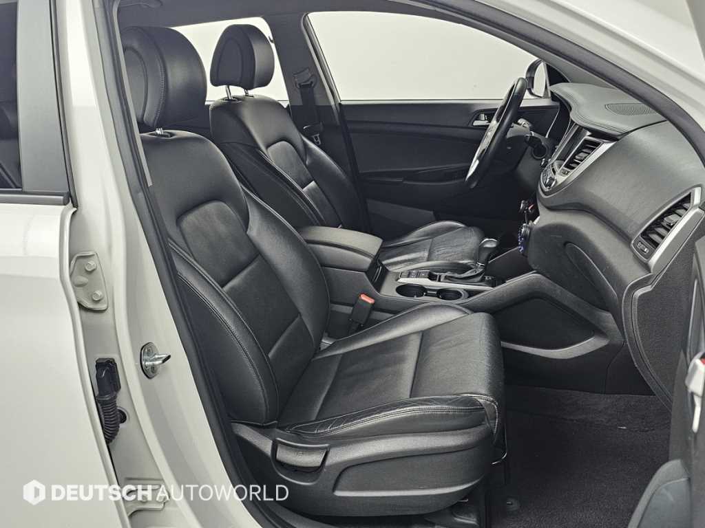 HYUNDAI Tucson - Vista 10