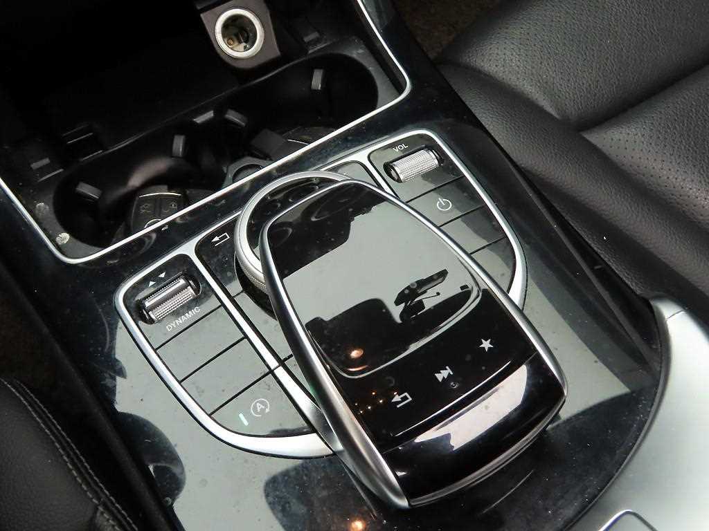 Mercedes Benz C Class - Vista 11