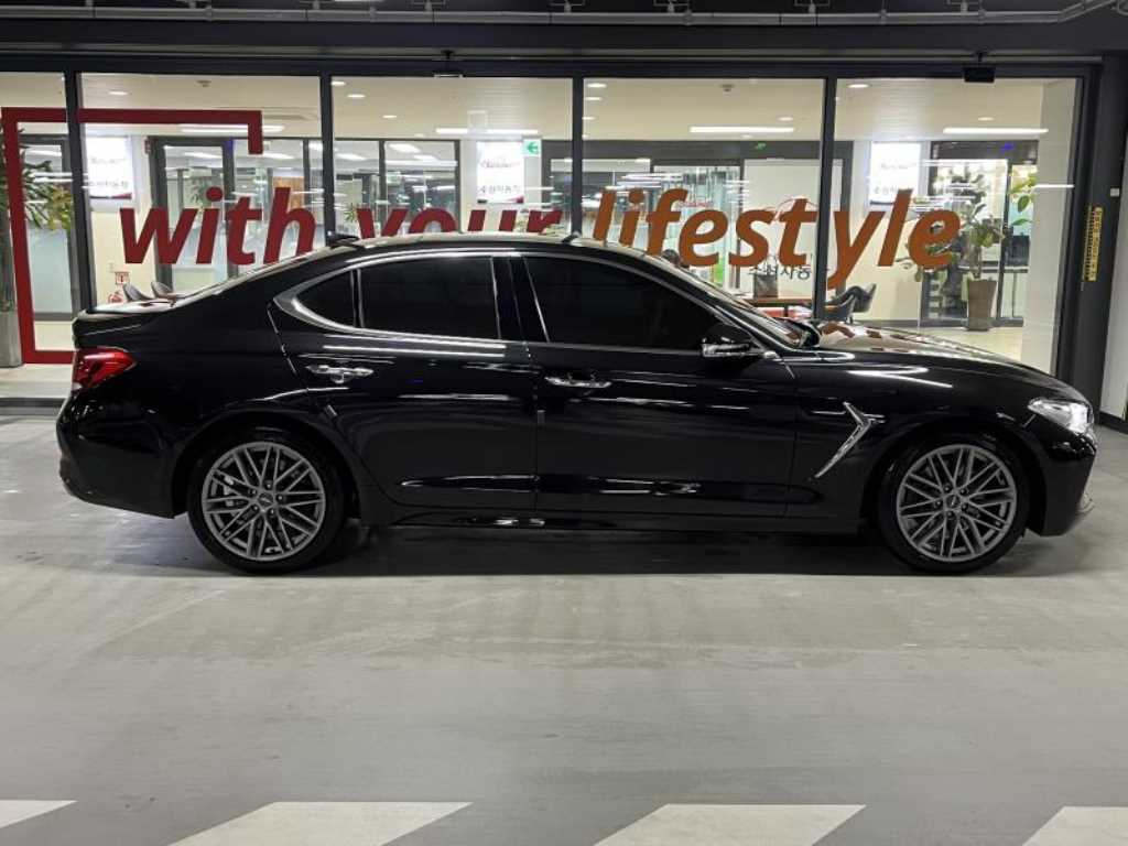 Genesis G70 - Vista 4