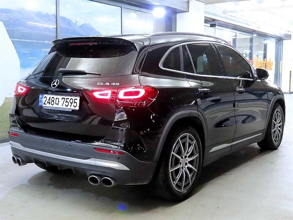 Mercedes Benz GLA Class - Vista 4