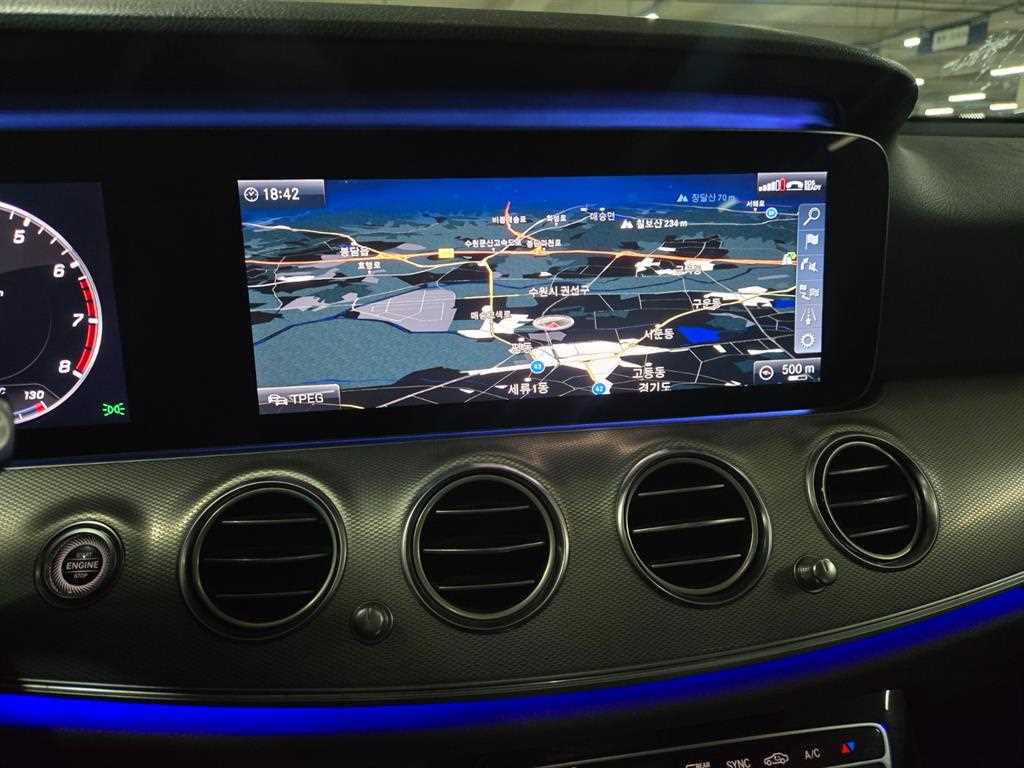 Mercedes Benz E class - Vista 12