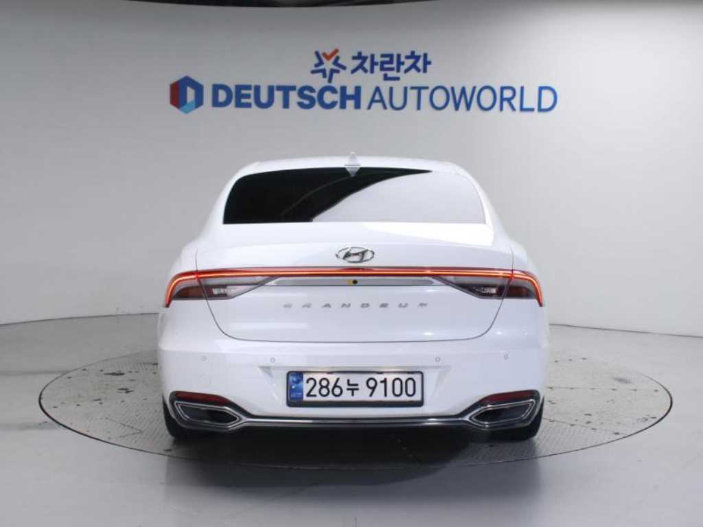 HYUNDAI Grandeur - Vista 5