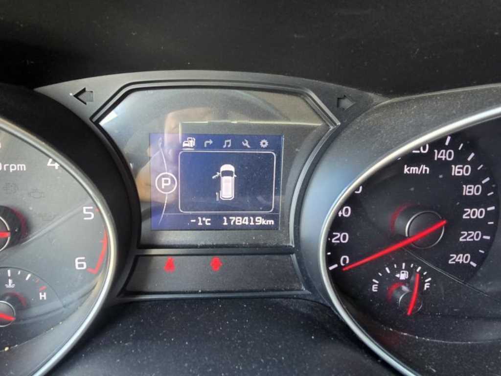 KIA Carnival 2015 Gris - Importación desde Corea - HF Imports Iquique - Foto 14