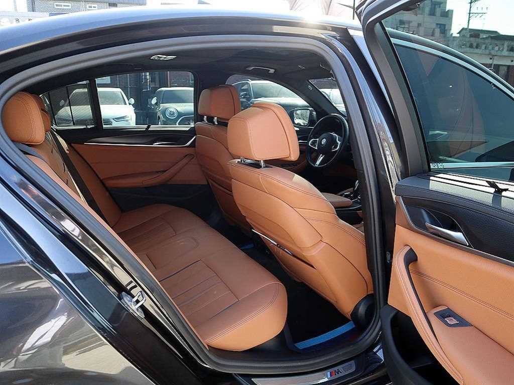 BMW 5 Series 2022 Negro - Importación desde Corea - HF Imports Iquique - Foto 14